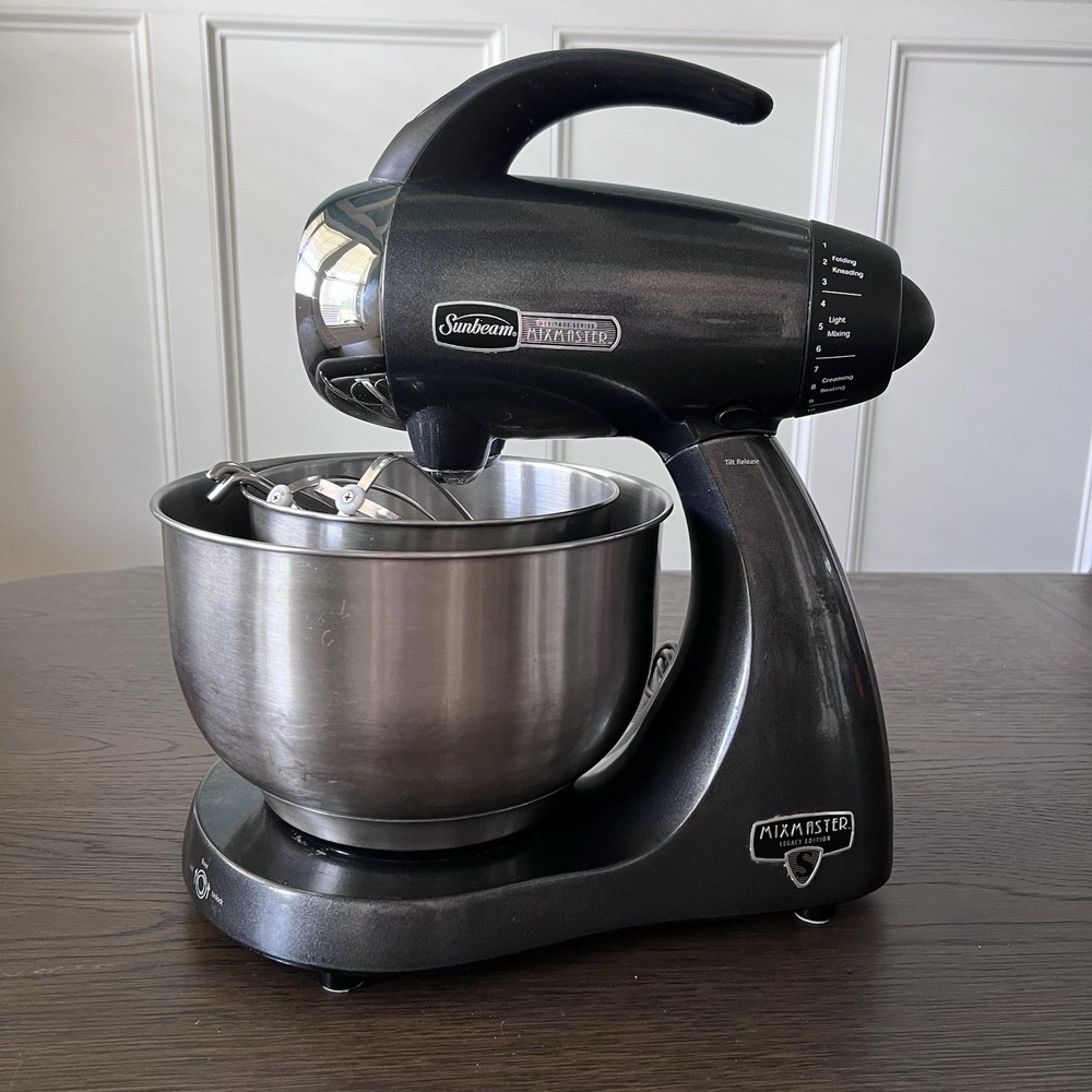 Sunbeam Mixmaster Stand Mixer Legacy Edition Model 2348 W/4 Attachments